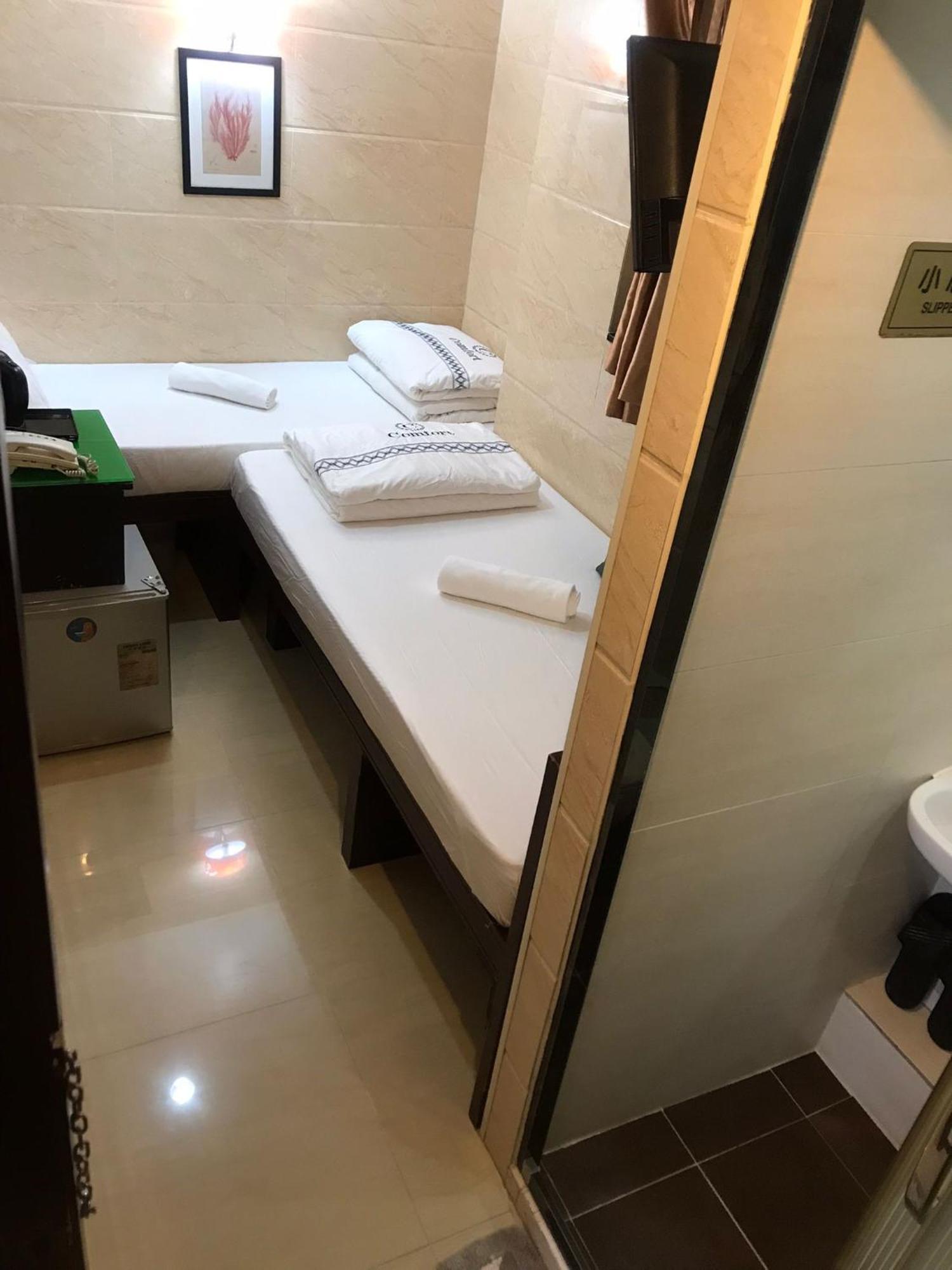 Sun Guest House Хонконг Екстериор снимка